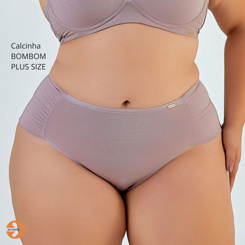 Calcinha BOMBOM Plus Size Laterais Dupladas Largas Franzidas Tecido Respirável Antibacteriano